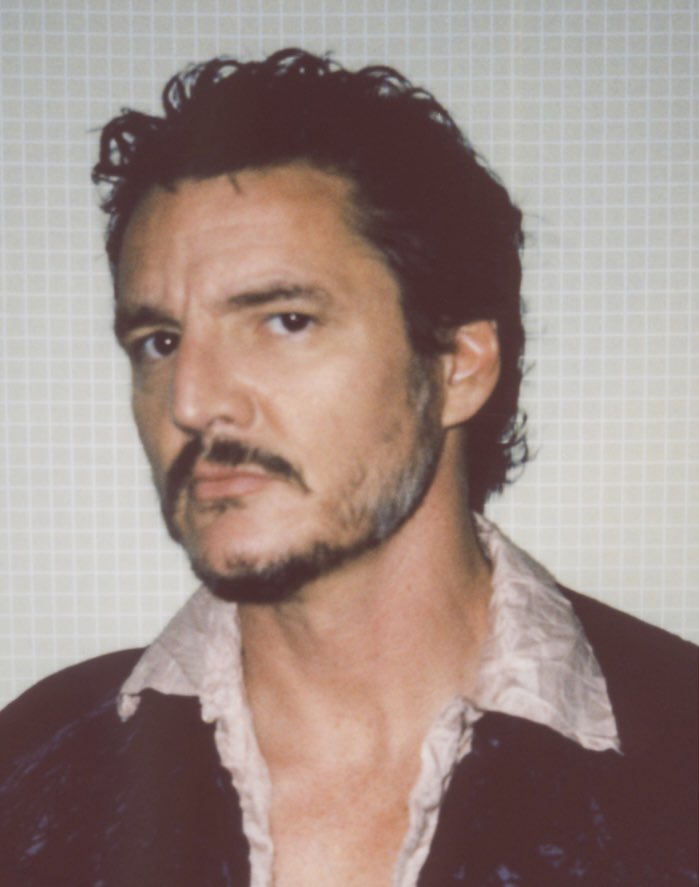 FilmUpdates's tweet photo. Pedro Pascal photographed by Christopher Schoonover for Flaunt Magazine

https://t.co/vxEJXifY8x https://t.co/LrRl2MQxrN