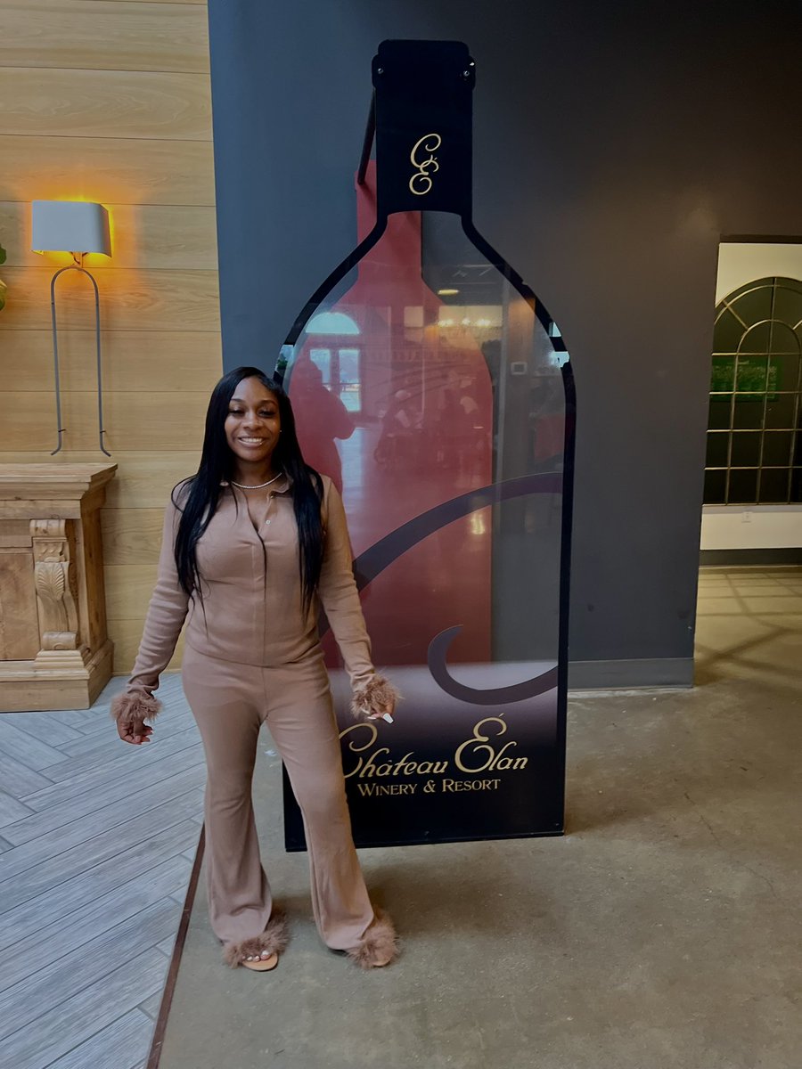 kenshanice1's tweet image. … in her mood . 💕 #BacheloretteWeekend