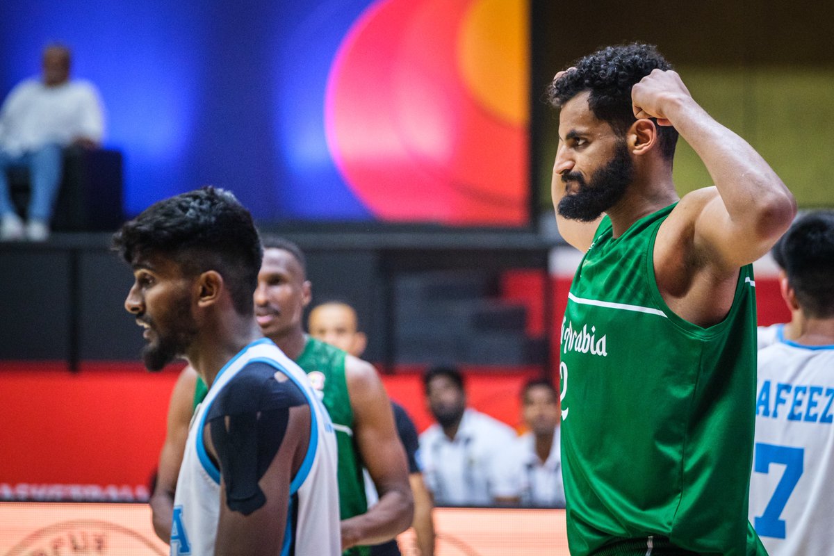 sbfksa's tweet photo. 📸| من مباراة 
🇸🇦 المنتخب السعودي 🆚 منتخب الهند 🇮🇳 
 تصفيات كأس العالم لكرة السلة 🏆

#WinForAll
#WinForSaudiArabia 
#FIBAWC https://t.co/k7Yp2Bqas0