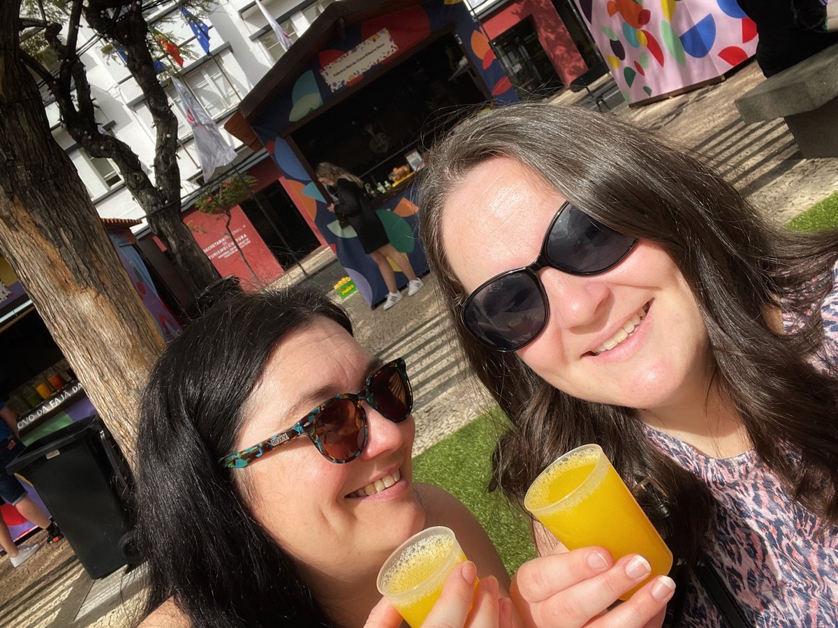 Lizzy and Laura tweet media