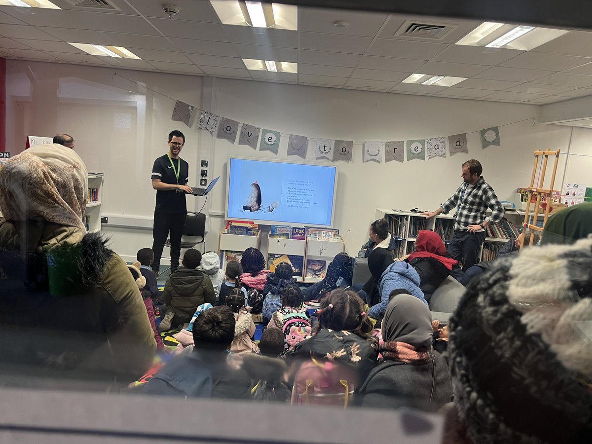 TheDolphinSch's tweet photo. Our story telling event is so popular Mrs Wells can’t even get in the door! #authors #futureofthecommunity #library #WorldBookWeek @VenturersTrust https://t.co/wuDK7jCBYe