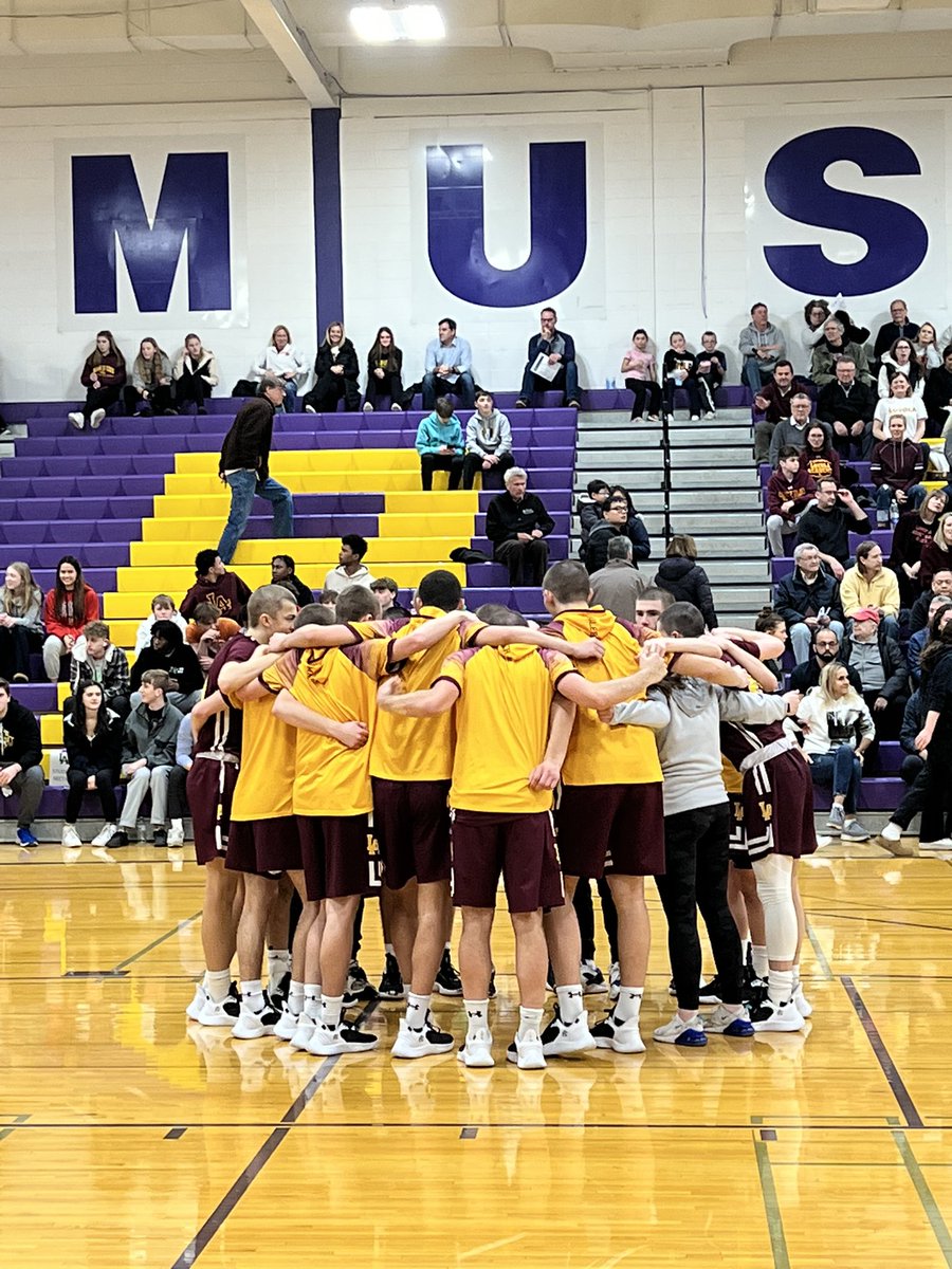 LoyolaAcademy's tweet photo. Congrats to @LAMensBBall on an outstanding 23–10 season!! The team fell 52-44 to Rolling Meadows in the regional championship.  We are proud of you and all you accomplished this season!! #goramblers #LAathletics @LAGoRamblers https://t.co/n0LFEQwVLG