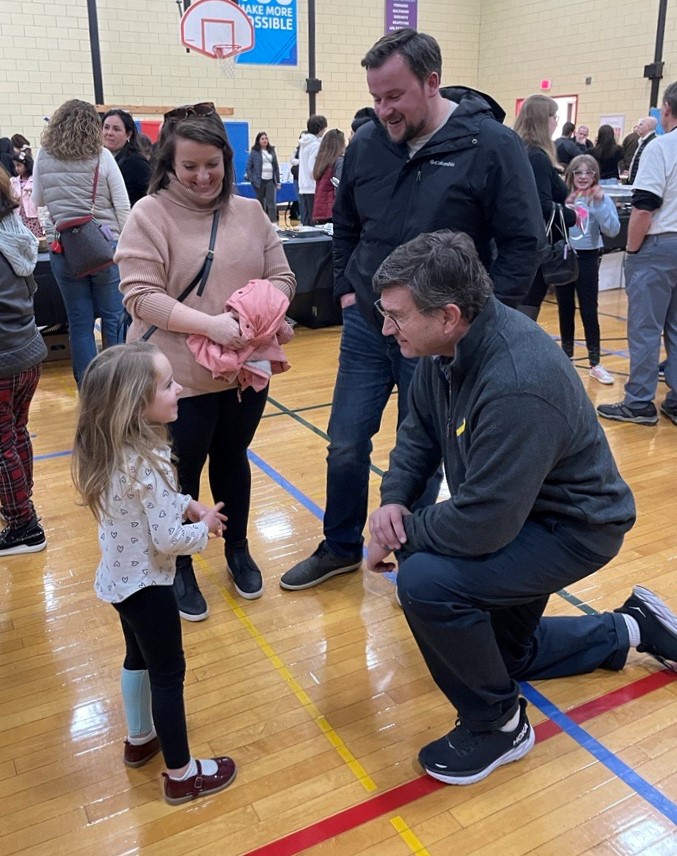 RepSchneider's tweet photo. Really enjoyed my time at the Northbrook Cultural Fair hosted by the North Suburban YMCA and the Northbrook Community Commission, celebrating the variety of cultural backgrounds of the community's residents. https://t.co/h0KjQkGDx5