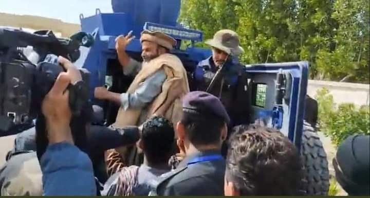 گوادر عوام کا ترجمان بلوچ قوم کے ترجمان مولانا ہدایت الرحمن کو جلد رہا کیا جائے قوم کے امنگوں کا ترجمان
#مولاناہدایت_بلوچ_کورہاکرو