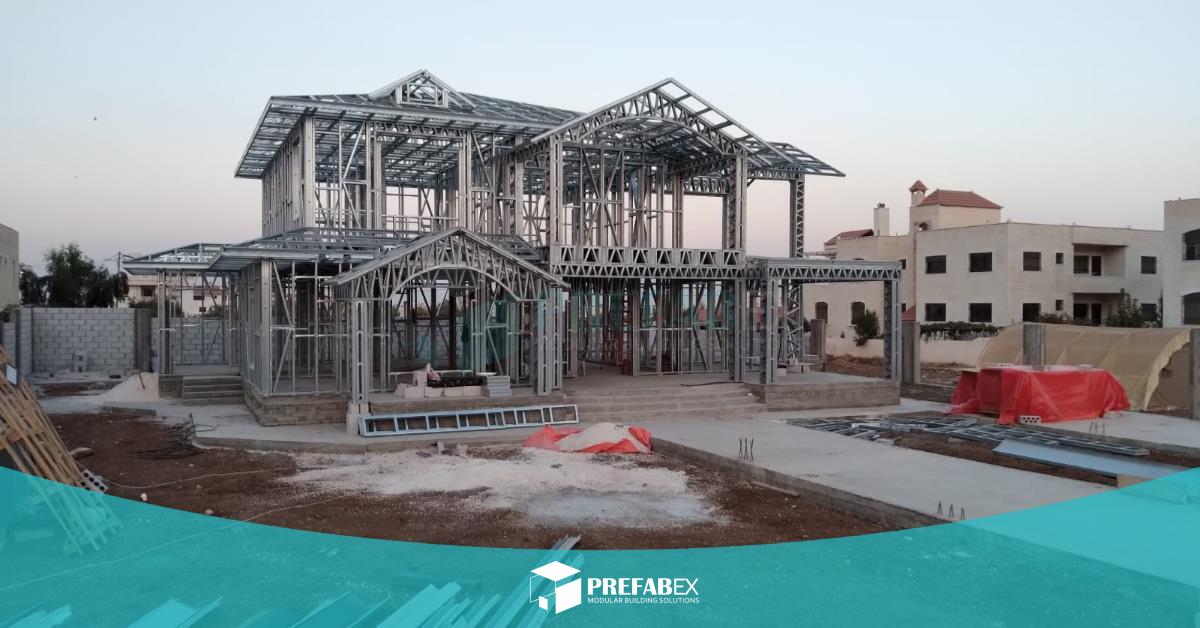 PrefabexLtd's tweet photo. This amazing two story house in Jordan has a total living space of approx. 327m², distributed on two levels with 3 bedrooms with 4 bathrooms, living room, office space with dining area and an open plan fully equipped brand kitchen.
#prefabricatedhouse #prefabhouse #modularhome https://t.co/NllH8pTYT9
