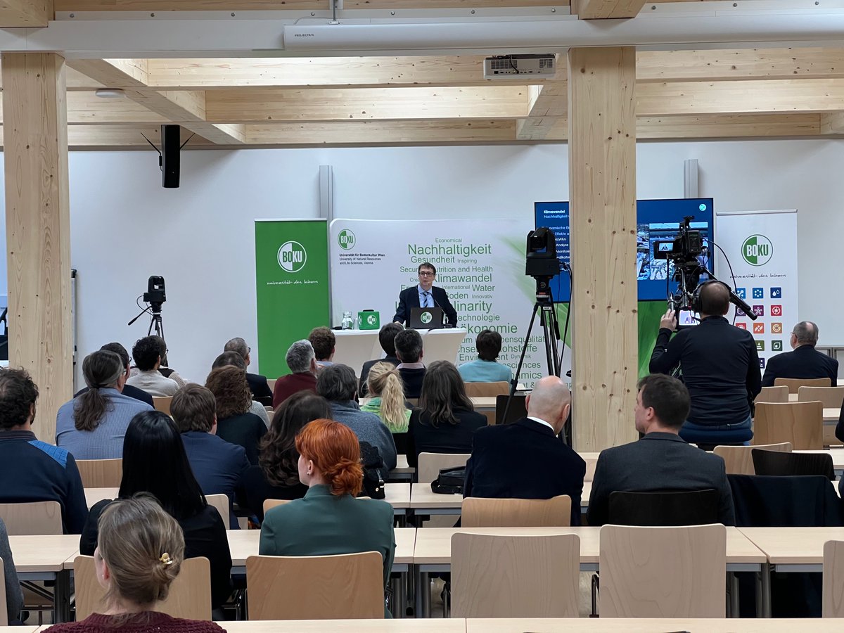 BOKUvienna's tweet image. 🏗️ LIVE NOW: Nachhaltige Infrastruktur im #Klimawandel. Antrittsvorlesung von Alfred Strauss, unserem neuen Professor für #SystemEngineering. Wir freuen uns, wenn ihr online mit dabei seid! LIVESTREAM ▶️ youtu.be/3mi8KSc0lQE ❓Eure Fragen könnt ihr live im Chat stellen.