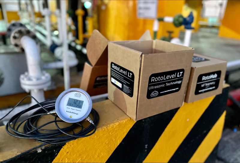 Density measurement of Bulk Storage Tanks through our ATEX certified digital pressure and temperature gauge. Data accessed locally and analytics via the Cloud.

Onsite with our key customers to get their feedback whilst we install the first units this week... 

#lpg #bulkstorage