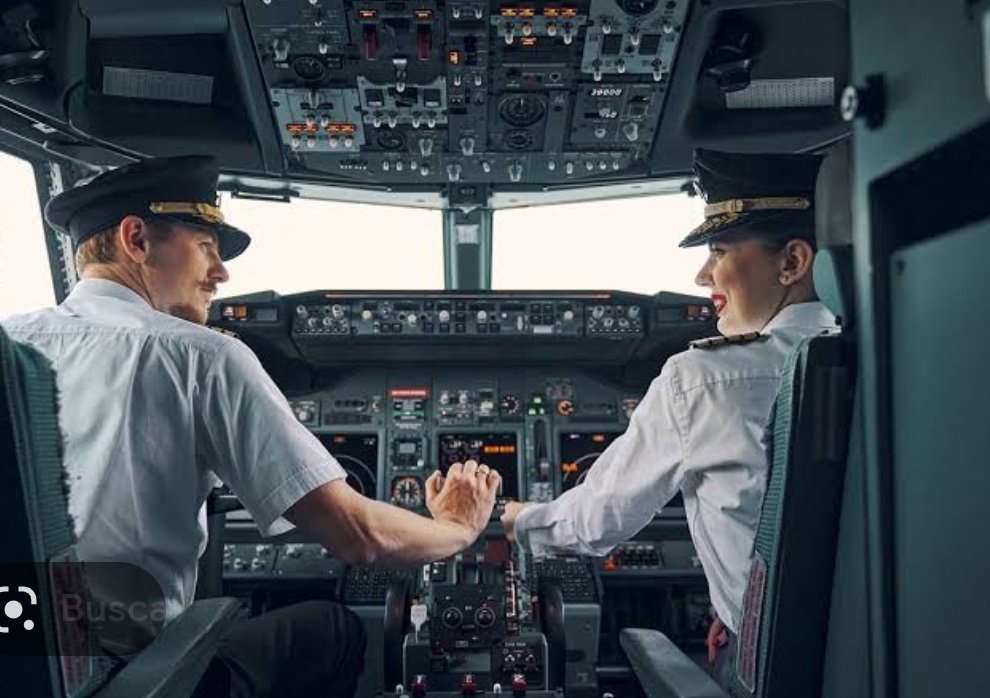 CapLaloVargas's tweet photo. Hablemos del sueldo de los pilotos, los pilotos ganan bien? muchas veces he escuchado: solo le pican el botón de piloto automático y listo.
En mi opinion ganan lo justo, pero analicemos un poco, bienvenidos al hilo... https://t.co/e6mafRX6Ew