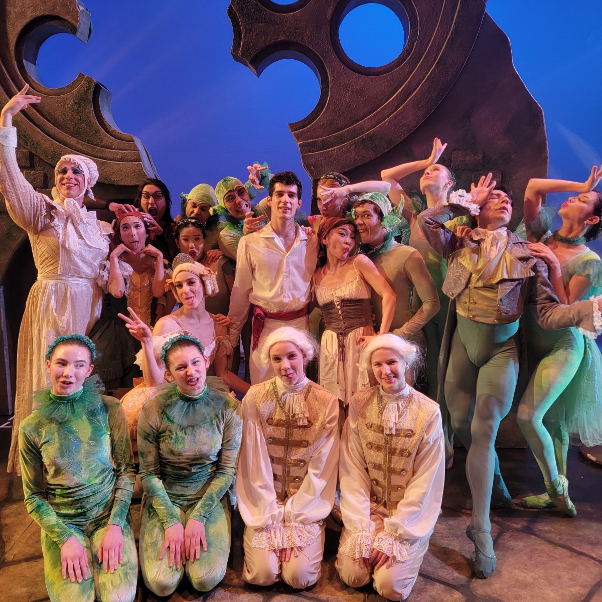 JorgenDance's tweet image. Incredible SOLD OUT show 📍North Peace Cultural Society! Only 2 shows left in BC b4 #BalletJörgen tours Saskatchewan🛫

📍Lester Centre of the Arts, Mar 1
📍@keyanocollege, Mar 8
📍@theMJCC, Mar 11 
🎟️🔗fal.cn/3waUn
#sellingfast #romantic #comedy #Canadian