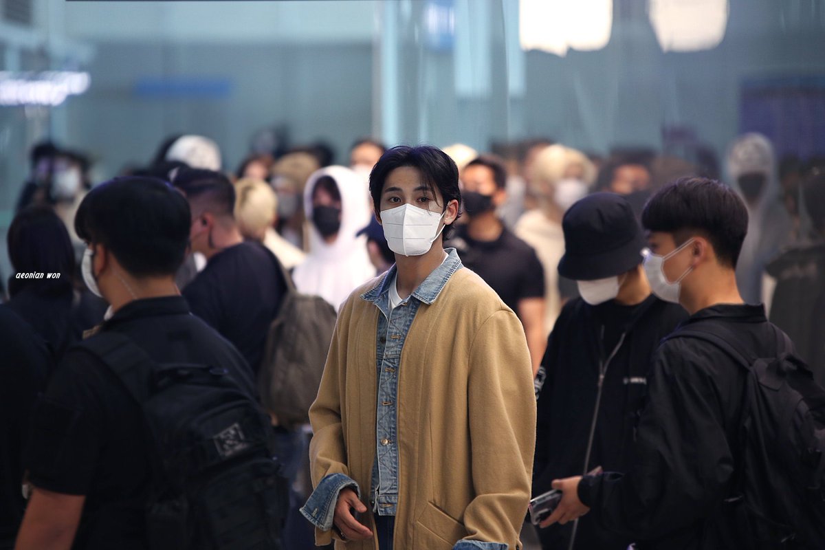pupmingoo's tweet photo. cryingggg it looks like mingyu is lost but dokyeom found him https://t.co/QPrJ7dwWvz