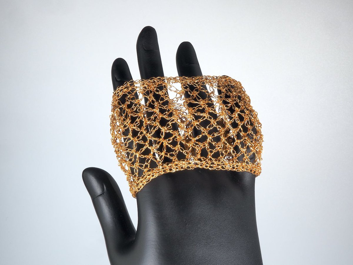 TurchesiaJewels's tweet photo. altro per voi , spero vi piacciano, sono tutti fatti a mano con diverse tecniche: uncinetto, bastoncino portante, 
sono fili di rame placcatoi in oro, argento oppure oro rosa https://t.co/Z3fgX1Zb9q