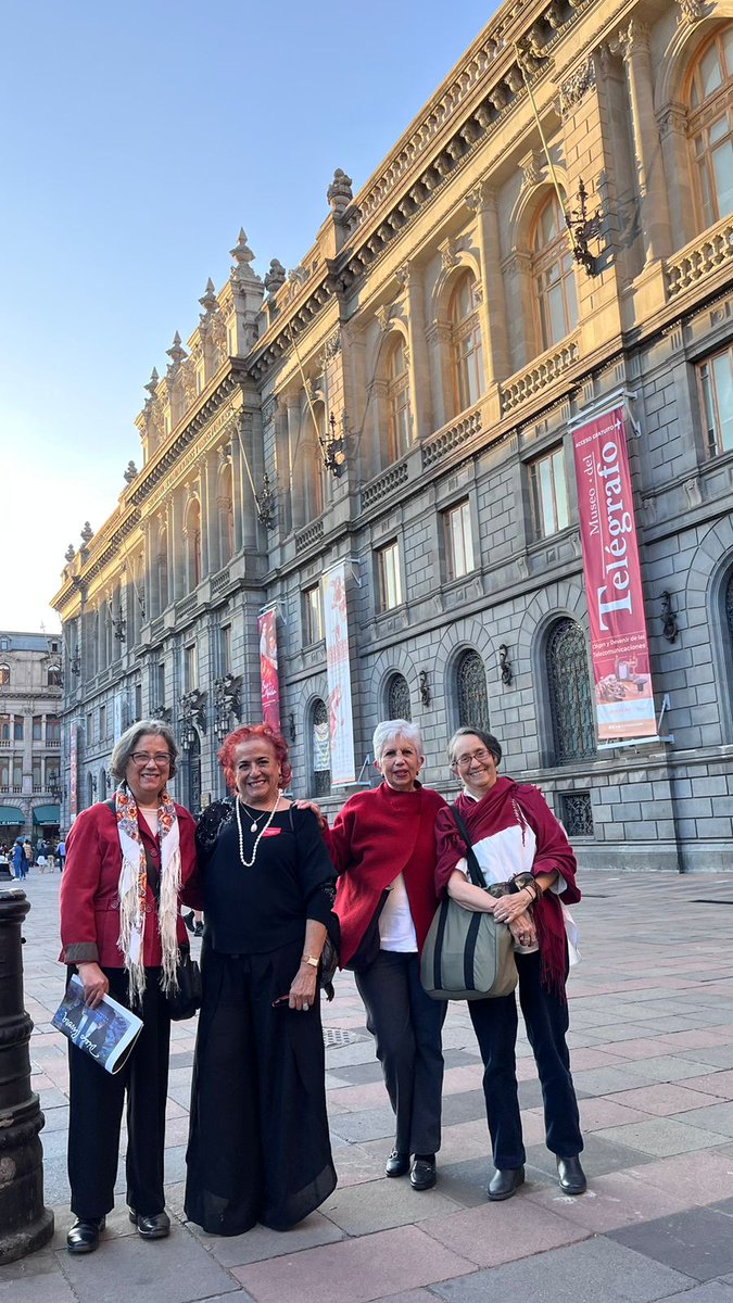 Gracias totales y amorosas por difundir, editar y asistir a presentación de "Cuentos del Norte" FIL de Palacio de Minería 
CDMX
Por siempre en mi ❤️