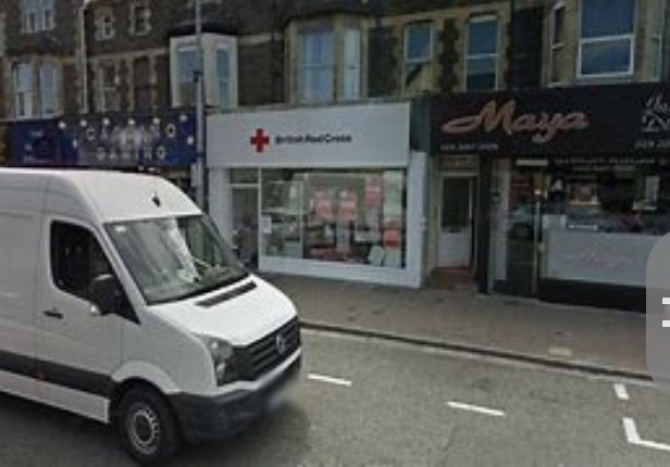 SupportFRedCros's tweet photo. Want to go even further than volunteering for #RedCross. Help a refugees. https://t.co/2XJbmNXq8z