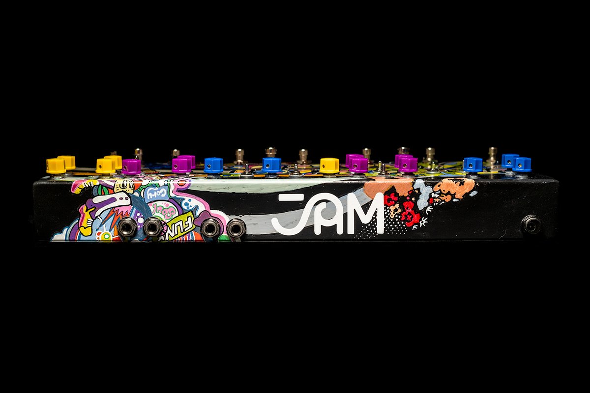 jampedals's tweet photo. Happy Birthday to the Chief Apostle, mr. Cory Henry :)
Here are a few closeup photos of Cory's custom multi-pedal build!

#jampedals #coryhenry https://t.co/Tov5P9gXtx