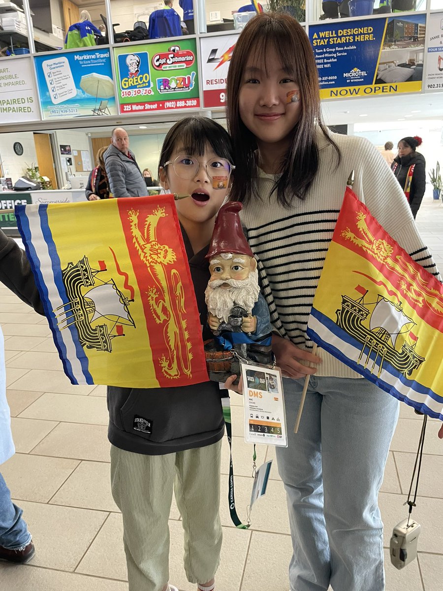 WORLD CLASS TOUCH: Met two exchange students from Thailand and Korea staying in #NewBrunswick before @team_equipenb <a href="/2023CanadaGames/">2023 Jeux du Canada Games</a> women’s hockey game vs <a href="/EquipeduQuebec/">Équipe du Québec</a> <a href="/canadagames/">Canada Games | Jeux du Canada</a> #Summerside #SportNB #TeamEquipeNB #PEI #CanadaGames #lifeofagnome