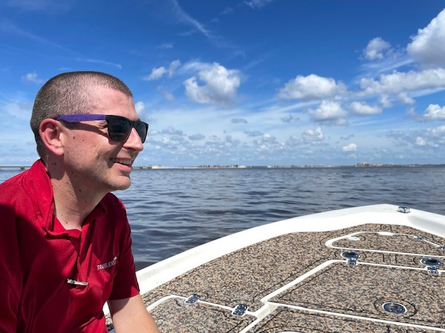 Katdoane's tweet photo. Such an incredible story! Proud to work alongside such dedicated Travelers team members. #TRVemployee https://t.co/zUib0iGCOU https://t.co/8v5aA7wz4c