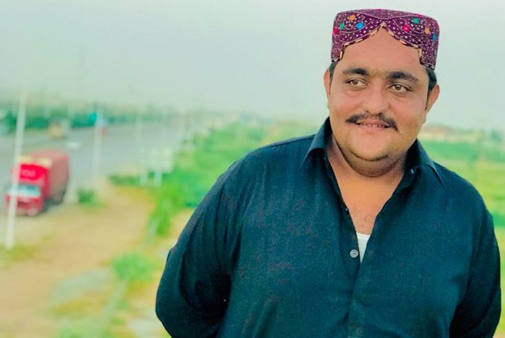 آج دوپہر 12 بجے قاسم آباد حیدرآباد سے سندھی سیاسی کارکن اصغر پالاری کو ریاستی نقاب پوش بندوق بردار اٹھاکر لے گئے