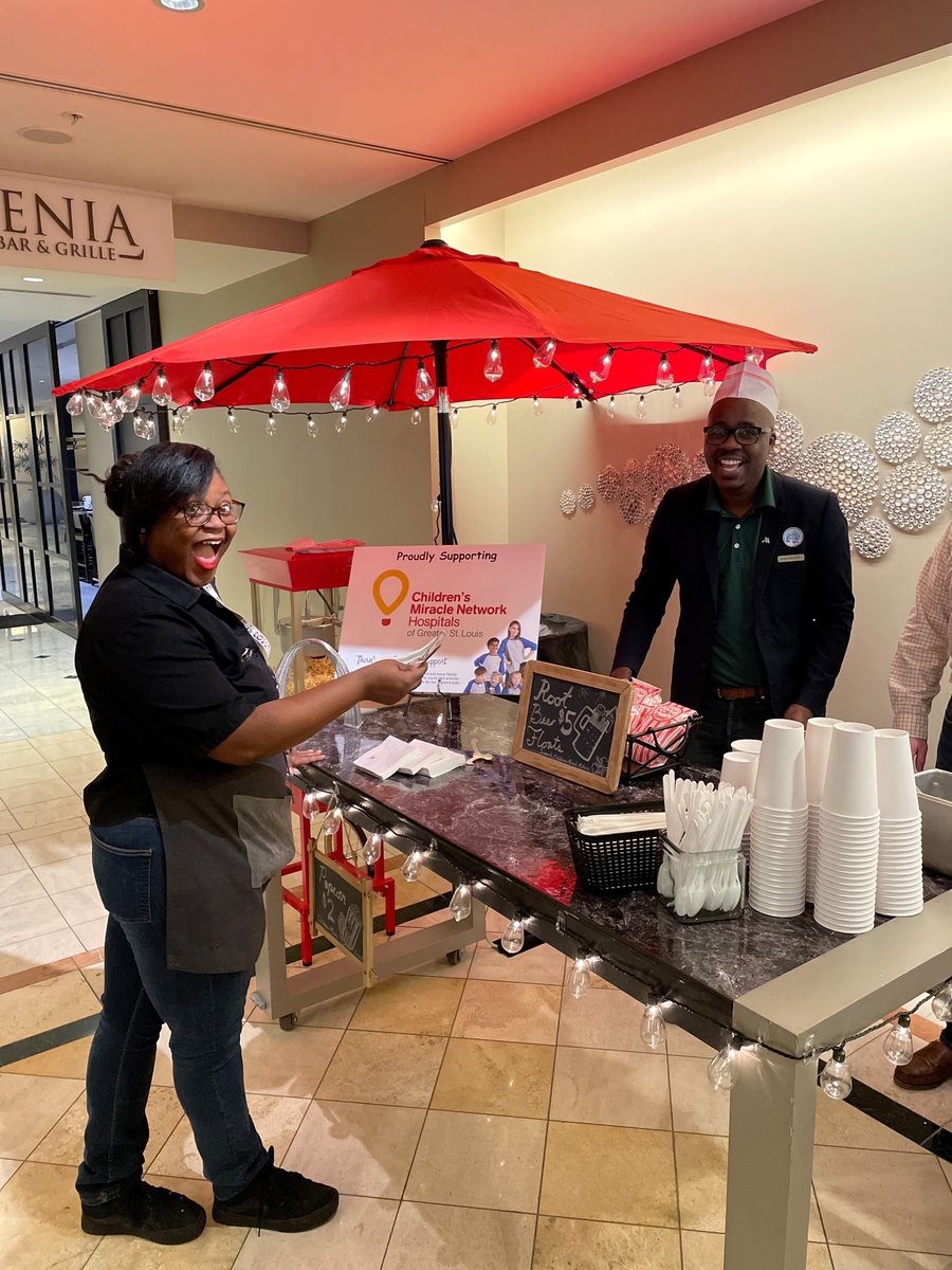 At the Grand, we always look for ways to improve our community, which is why we have a local Serve360 committee! We created a pop-up Root Beer float stand as a fundraiser, paying homage to where Marriott all started as Hot Shoppes🍿 Stay tuned for our next pop-up!
