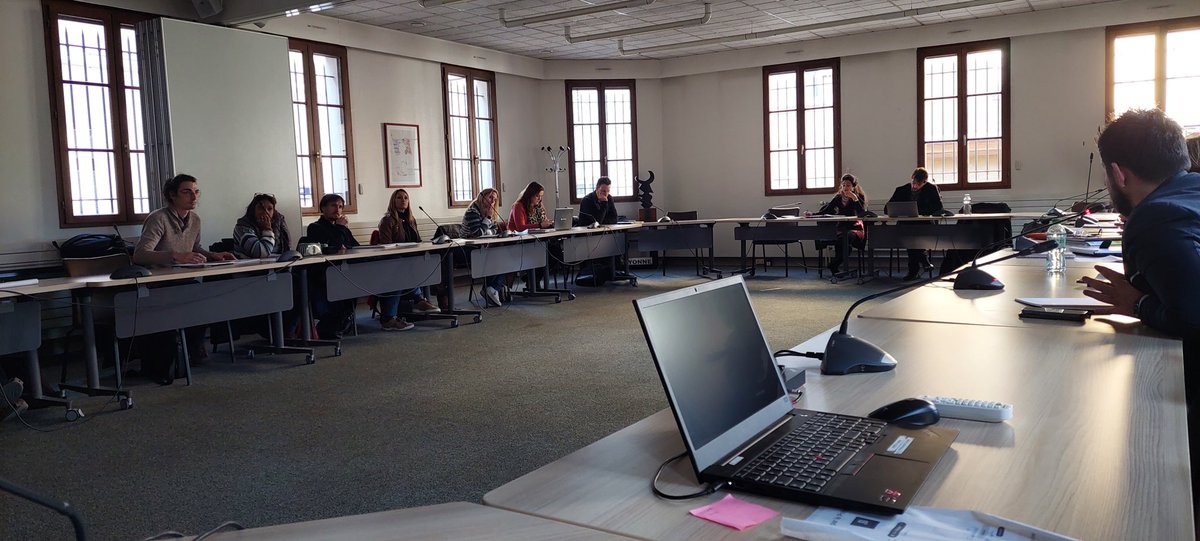 Ce jour, en SPE P (service public de l'emploi), les professionnels de l'emploi et ceux du #BTP se réunissent pour travailler sur la valorisation des métiers  de ce secteur professionnel.
<a href="/PrefectureYonne/">Prefecture_Yonne</a> 
<a href="/FFB_BFC/">FFB BFC 🏘</a> 
#AvecPôleEmploiAuxerre