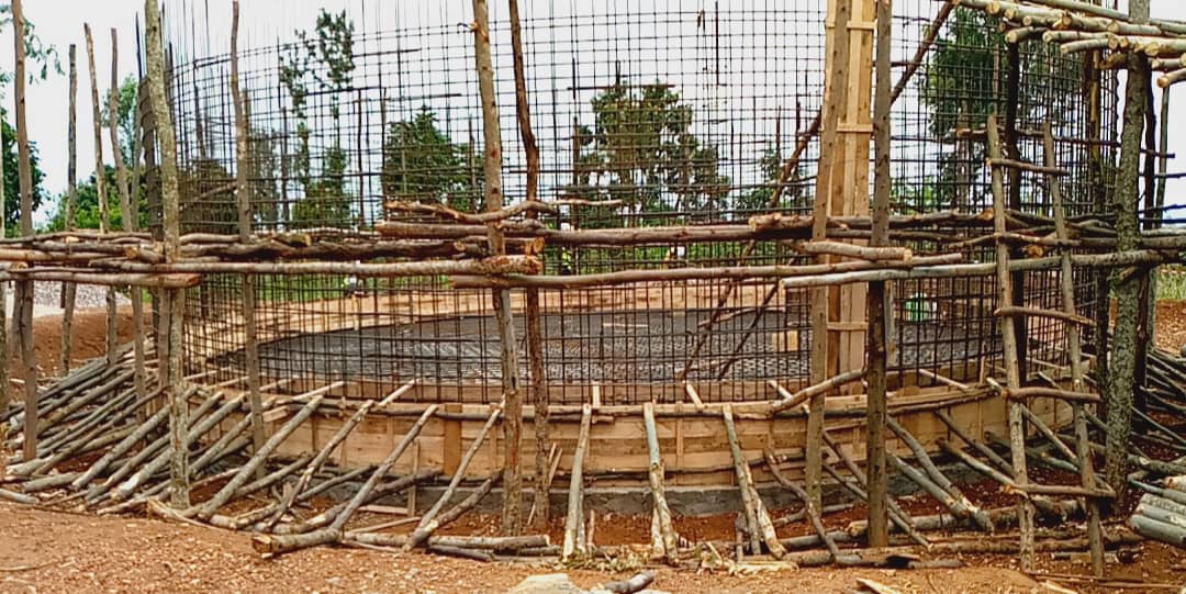 SectorJuru's tweet photo. Kuwa mbere tariki ya 27/02/2023, Ubuyobozi bw'Umurenge wa Juru bwasuye @SectorJuru imirimo yo kubaka ikigega cy'amazi cyubakwa #COFORWA, ku bufatanye na #WaterAid kugira ngo Umurenge ushobore kubona amazi meza. Imirimo iragenda neza. @BugeseraDistr, @WateraidRwanda, @RwandaEast https://t.co/q0N0w6F7Zd