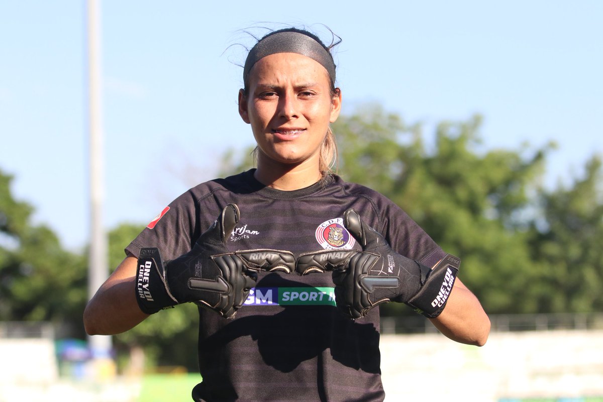 CDFASFemenino's tweet photo. 🔒 Nuestra guardiana, Oneydi Cuéllar, y encargada de proteger nuestra meta 🧤🐯
#CDFASFemenino #SantaAna #ElSalvador https://t.co/Fk8vLi2k93