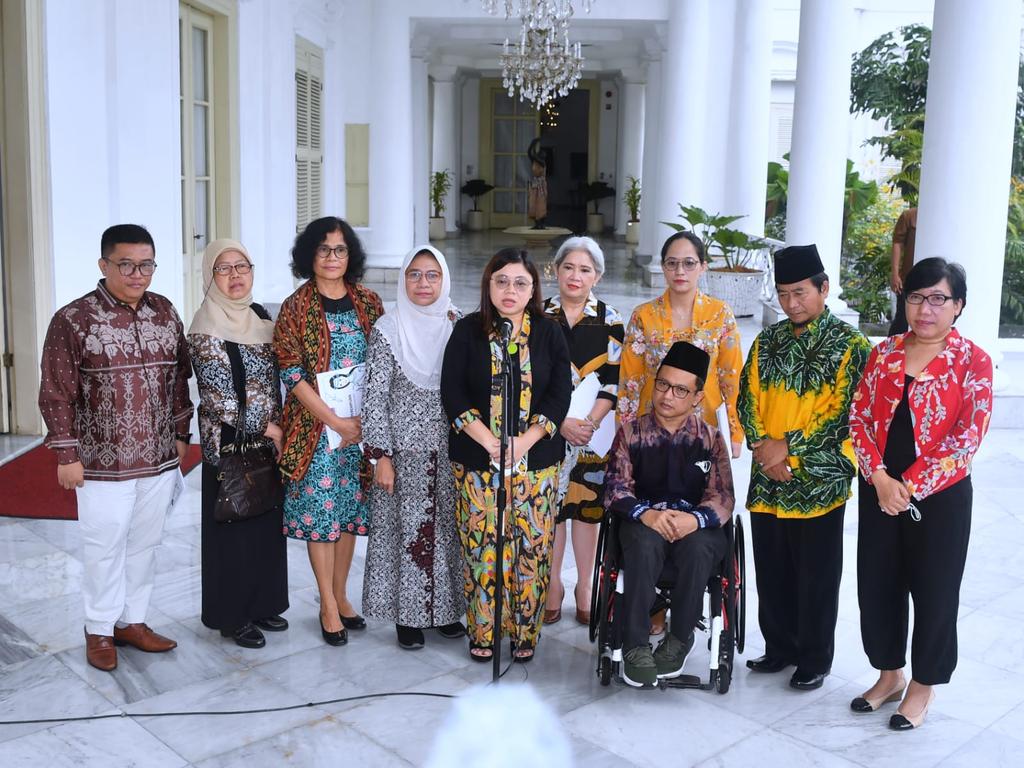 PikoloXY's tweet photo. Turut mendampingi Presiden Jokowi dalam pertemuan dengan Komnas Perempuan yaitu Menteri Sekretaris Negara Pratikno serta Menteri Pemberdayaan Perempuan dan Perlindungan Anak I Gusti Ayu Bintang Darmawati.

Bogor, 27 Februari 2023 https://t.co/JItKIsAssh