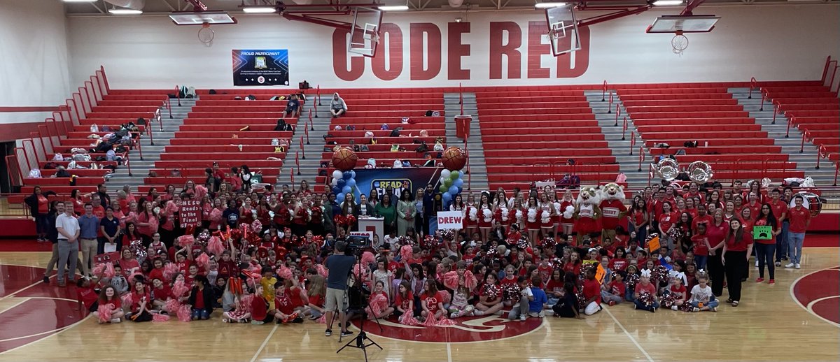 CrosbyISD's tweet photo. Thank you, @KHOU & @chitakhou, for making our day today! Crosby ISD celebrated our third graders reading more than 9 million minutes in the Read to the Final Four literacy challenge. Newport Elementary is in the Top 4 schools! @CrosbyISDReads #BetterTogether #mfinalfour https://t.co/cBpSLGbjO3