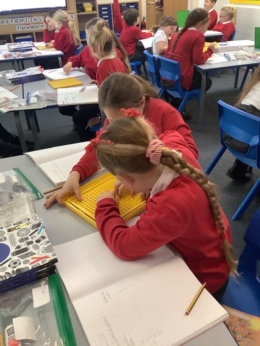 sherburnhungate's tweet photo. Today in Year 3!! Angle investigation - What is the relationship between the number of straight sides a shape has and the number of angles there are inside the shape? ๐ค #SHPMaths #angles #maths #primarymaths #investigation https://t.co/5ljKPtkA4h