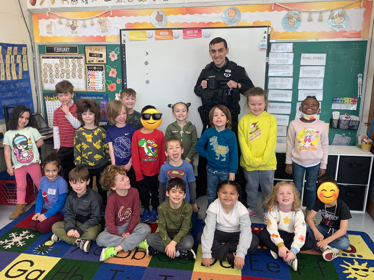 Ms_Mauri123's tweet photo. Thank you Collingswood Police Department for starting off Read Across America Week strong with a funny read aloud! @colls_tatem @CollingswoodPd #tatemtweets #RAAW 📚 https://t.co/b92bjAc252