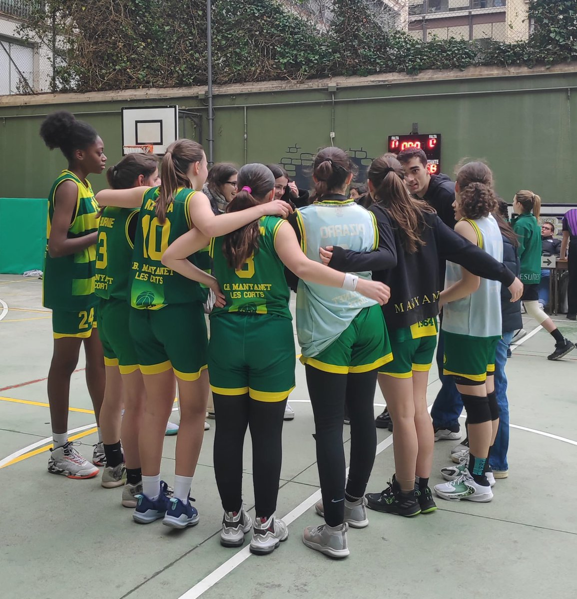 C.B Manyanet Les Corts tweet media