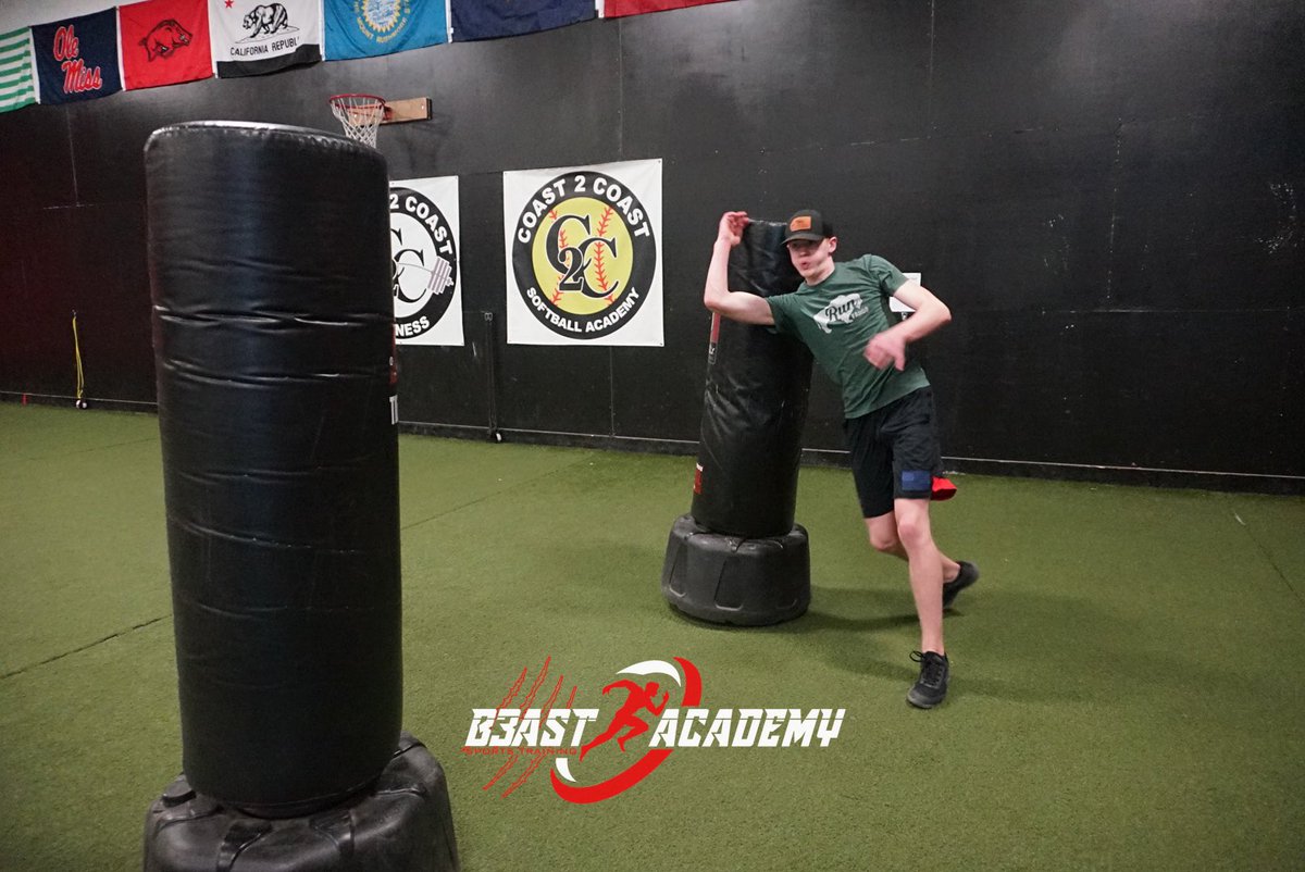 Everyday we have a chance to learn and be better greater than the day before. Daily Deposits.. Committed to the Craft! 

All Ages Training and Development 

#BeastMode #SiouxFalls #SouthDakota