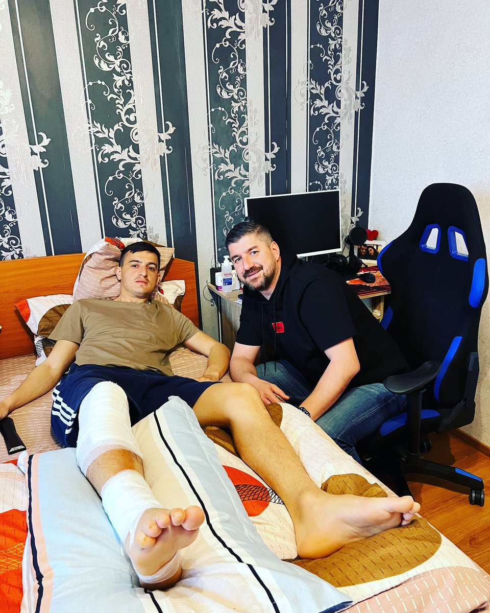 romania0512's tweet photo. Operat de urgenta la Spitalul de Urgenta Floreasca fotbalistul nostru, grav accidentat in amicalul cu CSM Alexandria de sambata, ne va lipsi in urmatoarele 6 luni. Acum e bine , iar noi il asteptam din nou pe teren ! Bafta, Lucian Ion ! Suntem alaturi de tine ! https://t.co/0TmUeNtUNj