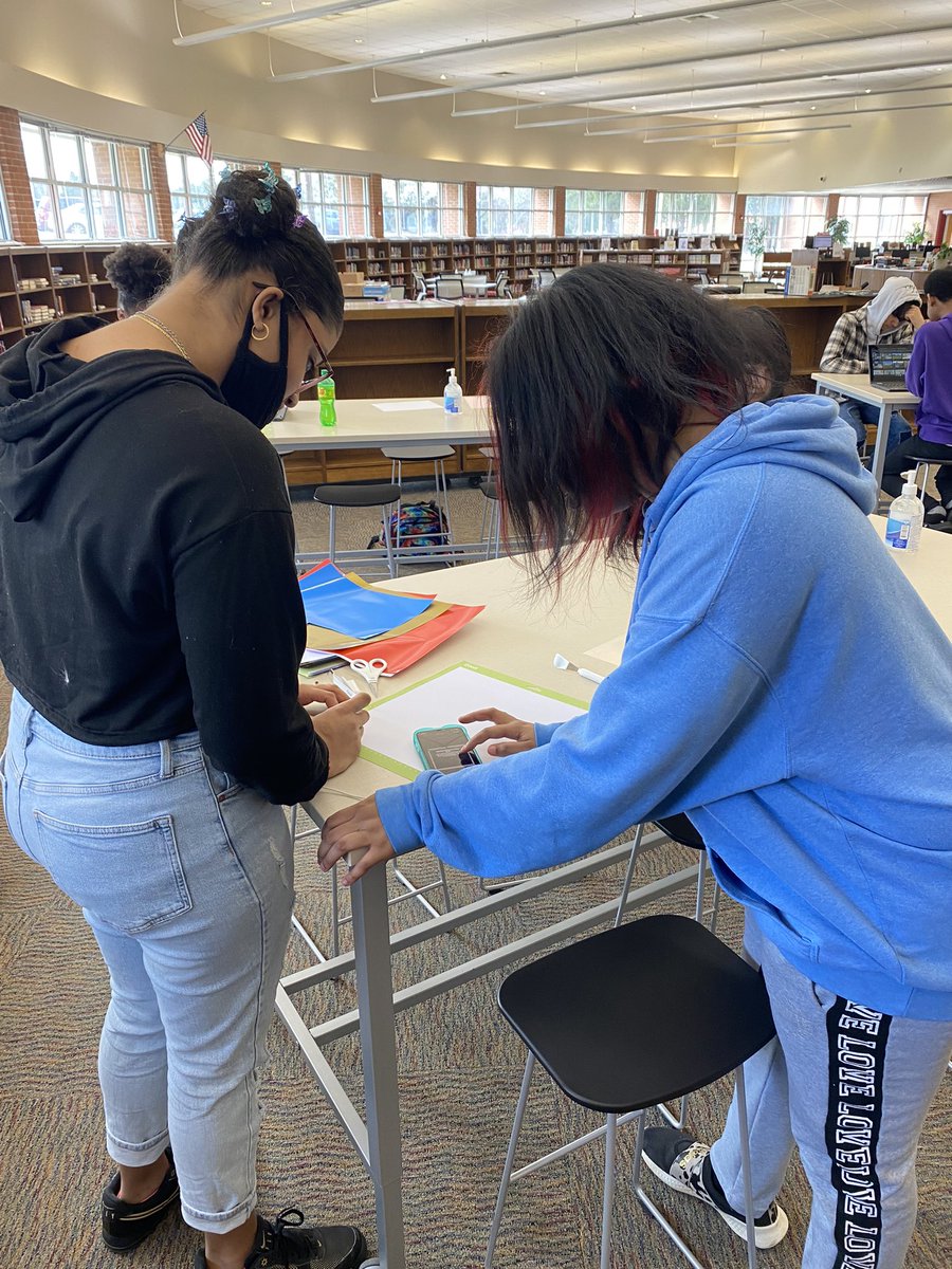 rchlmc's tweet image. I have classes in the MC today learning how to use the new school Cricut for multimedia collage projects for Mr. Duncan! They learned how to use the design software on both their school Chromebooks and phones. @SGHSStorm @SGHSScience #GCSlibrariesengage