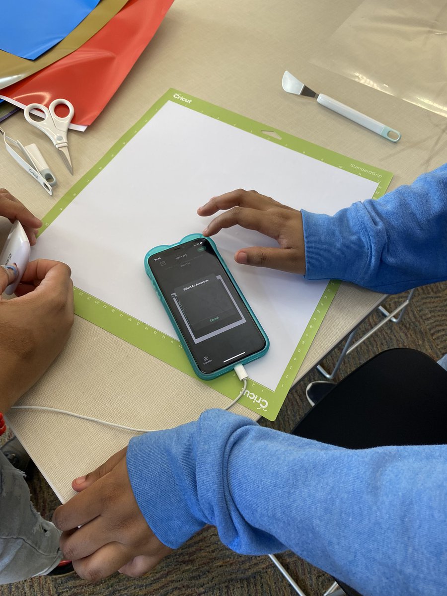rchlmc's tweet image. I have classes in the MC today learning how to use the new school Cricut for multimedia collage projects for Mr. Duncan! They learned how to use the design software on both their school Chromebooks and phones. @SGHSStorm @SGHSScience #GCSlibrariesengage