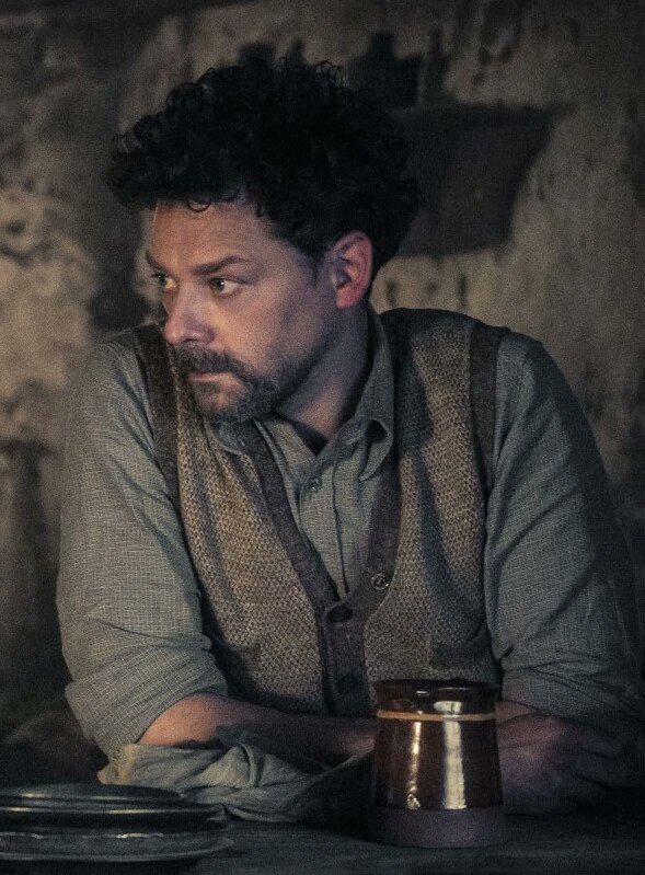  Happy birthday to Richard Coyle who portrayed Aberforth Dumbledore in The Secrets of Dumbledore! 