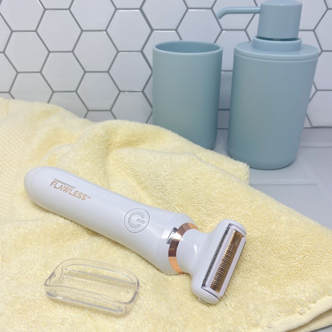 FT_Flawless's tweet photo. Flawless Underarms anyone? We love hearing how much you are enjoying our new Underarm device. It is designed specifically for the sensitive needs of a women's underarm area. Have you tried it yet? Find it today at your local @ultabeauty 💛 https://t.co/YVxi6ubj5t