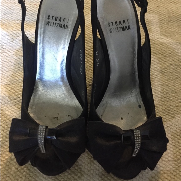rebeccaclarkedc's tweet photo. So good I had to share! Check out all the items I'm loving on @Poshmarkapp #poshmark #fashion #style #shopmycloset #stuartweitzman #hilohattie #cabi: https://t.co/jNCTlYvvTO https://t.co/Lr7hOEJhoh