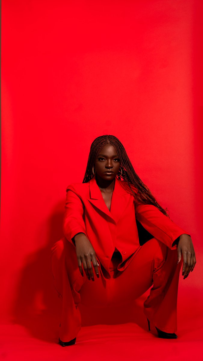 owimark's tweet photo. Red still remains my favorite color 🔴 https://t.co/tOjp6Ngsvw