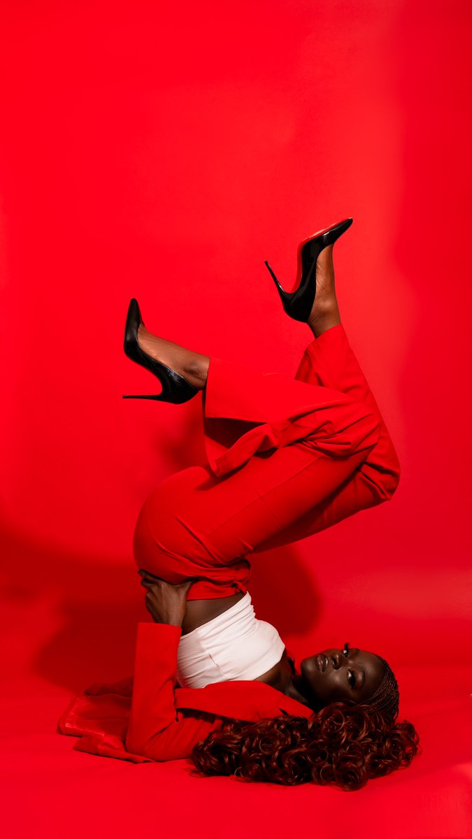 owimark's tweet photo. Red still remains my favorite color 🔴 https://t.co/tOjp6Ngsvw
