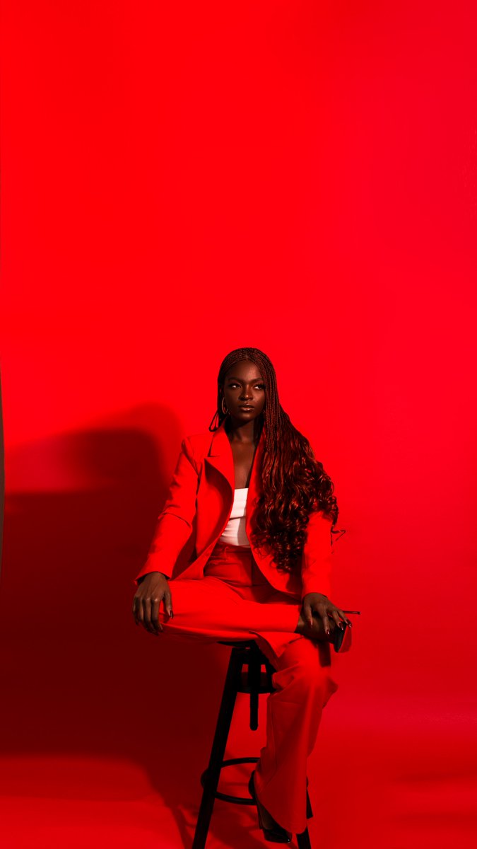 owimark's tweet photo. Red still remains my favorite color 🔴 https://t.co/tOjp6Ngsvw