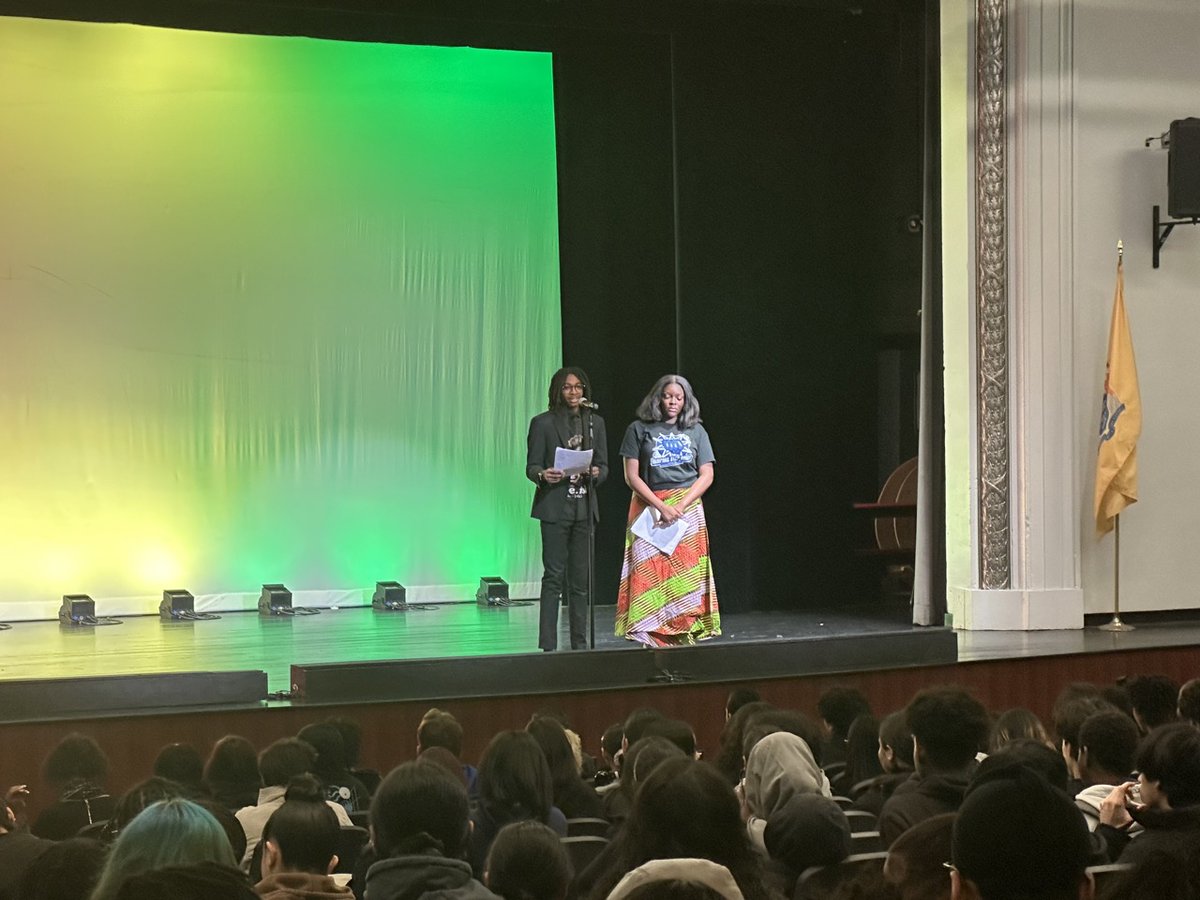 CZimmerNJ's tweet photo. We had an amazing Black History celebration at CHS with student performances. The rapper Dee-1 spoke to our students to share his inspirational story and philosophy to be real, be righteous, and be relevant. 
@Dee1music  @SweetyP21 @CarteretSchools
@DrMJones_CPSD @CHSRamblersVP https://t.co/Nl0S9M4R4H