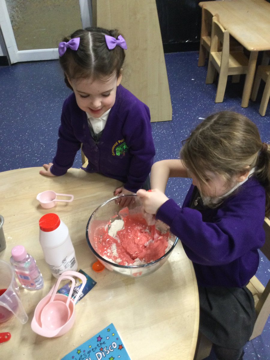 GarswoodNursery's tweet photo. More petals! As usual the children made playdough but today we fragranced it with real petals, using our pincer grip to rip out then sprinkle the petals into the bowl. Activities like this strengthen our fingers ready to pickup a pencil to writ. @GarswoodPrimary #readytowrite https://t.co/Idijj2sFFt
