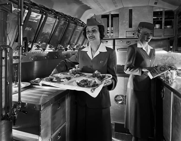 BCalStewardess's tweet photo. I would love to have travelled on a #Stratocruiser https://t.co/mlFn9U9Tgv