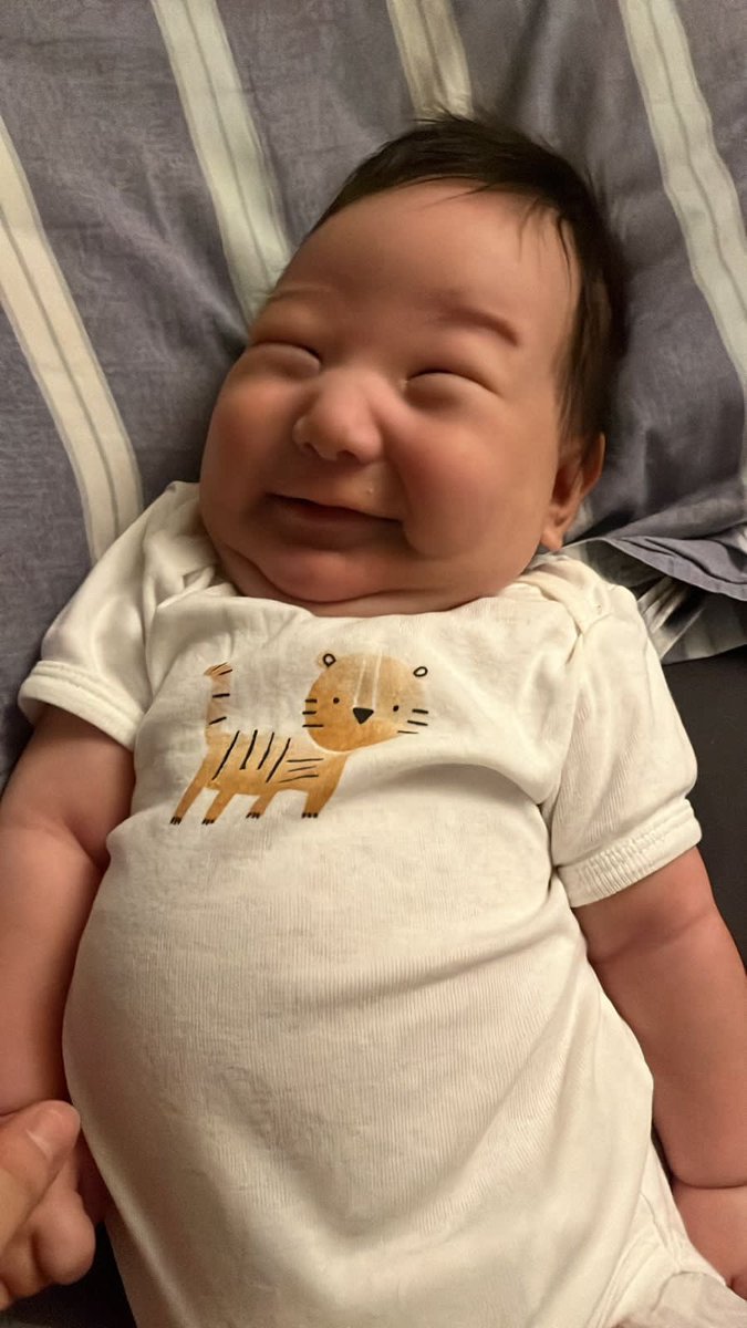 __do_talogo's tweet photo. супер смешной человек 🥰 
 
Весь день целую его сладкие щёчки 😘 https://t.co/dPDWqVpUG7