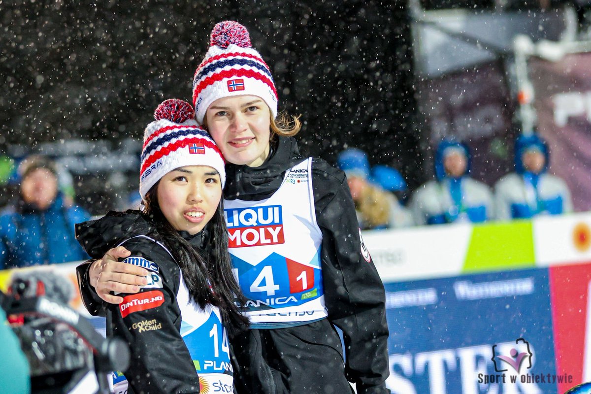 aiiaiiaj's tweet photo. Łapcie trochę przytulasów z wczoraj 😁
#hugsy #skijumpingfamily #skijumping #Planica2023 https://t.co/Dac688bKqX