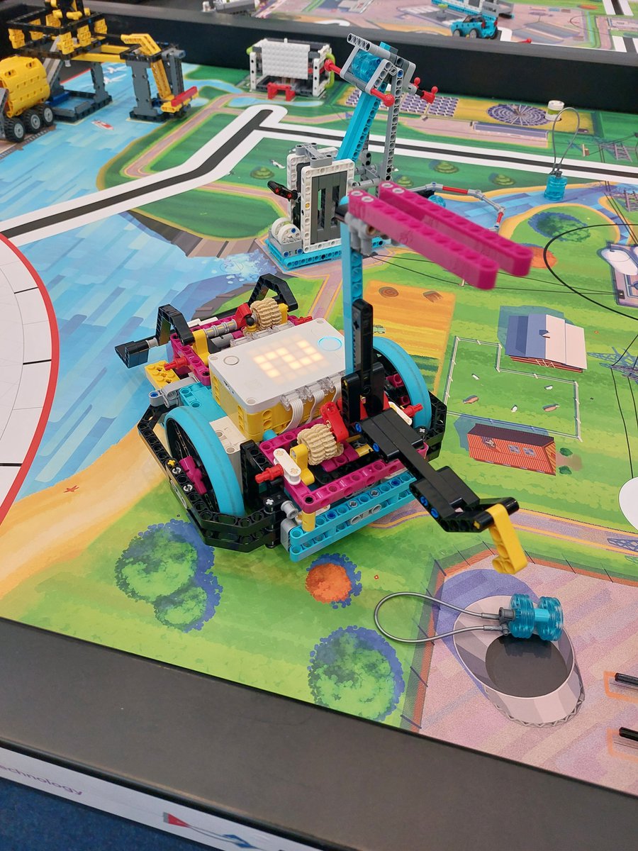 Congratulations to the schools that took part in the <a href="/FLLUK/">FIRST LEGO League UK and Ireland</a> tournament today <a href="/STEMfifecollege/">STEM Fife College</a>. Well done to <a href="/ColinsburghPS/">Colinsburgh Primary School</a> for receiving the Innovation Project Prize, <a href="/keltyps/">Kelty Primary School</a> for receiving the Core Values Award and <a href="/IHSupdates/">Inverkeithing High School</a> for being awarded the Robot Design Award #STEMFife