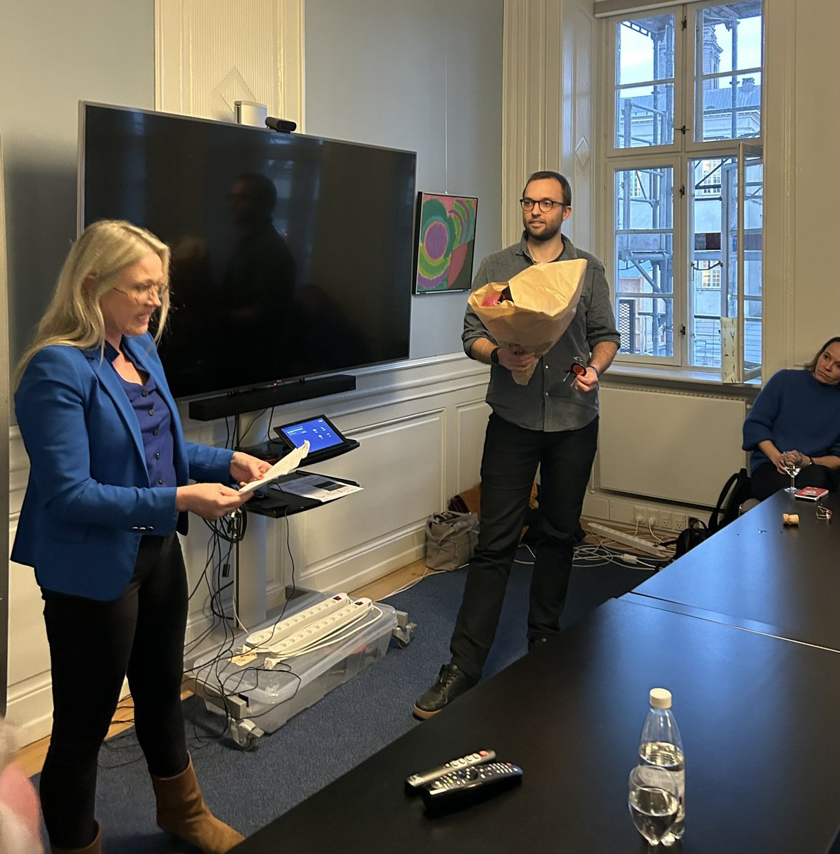 Årets modtager af O-prisen er Rasmus Handberg og <a href="/FagbladetFOA/">Fagbladet FOA</a> for afdækning af lokalløn for FOAs medlemmer👏🏻👏🏻👏🏻 kæmpe vigtigt arbejde! <a href="/DJintweets/">DJ</a>