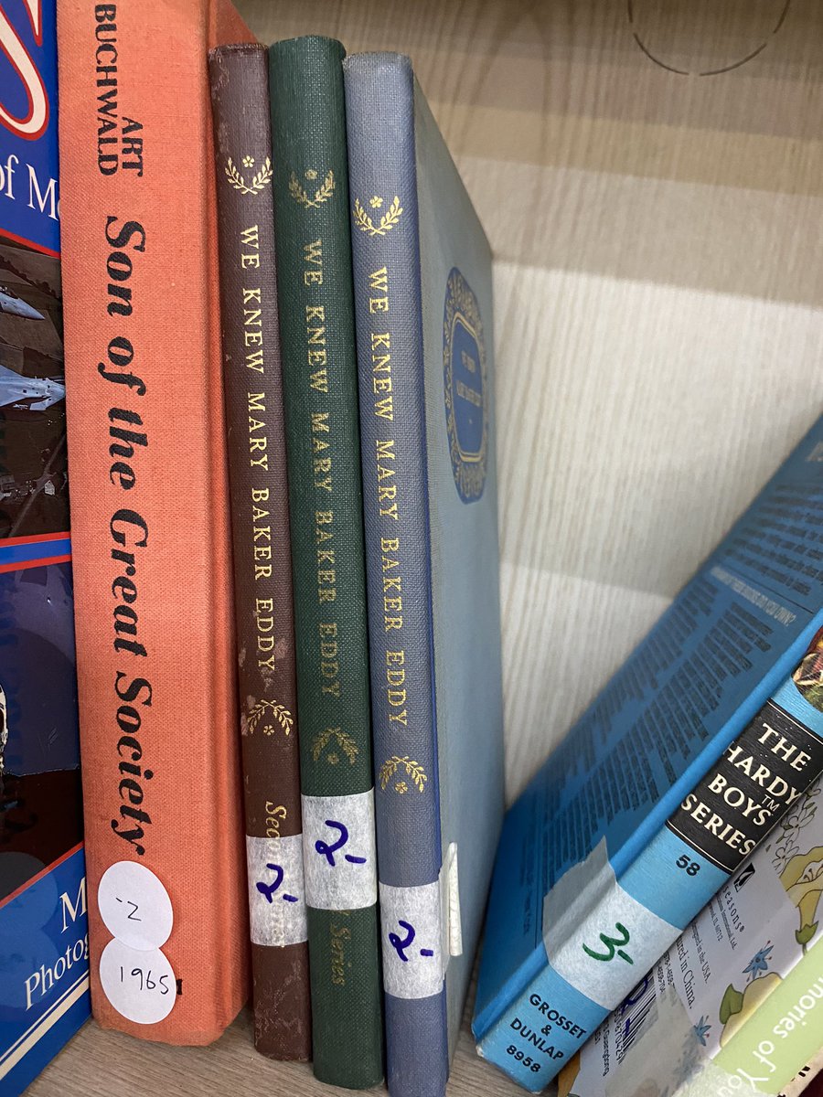 starfox432's tweet photo. Spotted at a local thrift and can’t help but think of @CarriePoppyYES and @OhNoPodcast https://t.co/KxArwLhsl4
