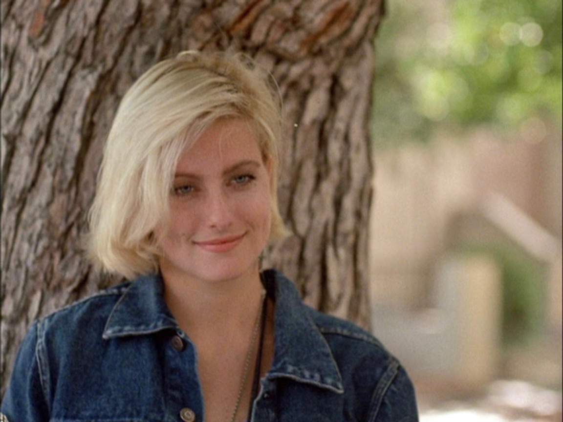 Happy Birthday to Lezlie Deane!     