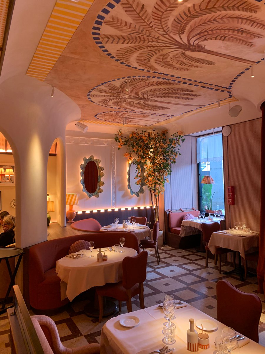 Le très beau restaurant #Gina sous les arcardes de la place Massena à Nice 🌞
#ILoveNice #NissaLaBella #Nice06
